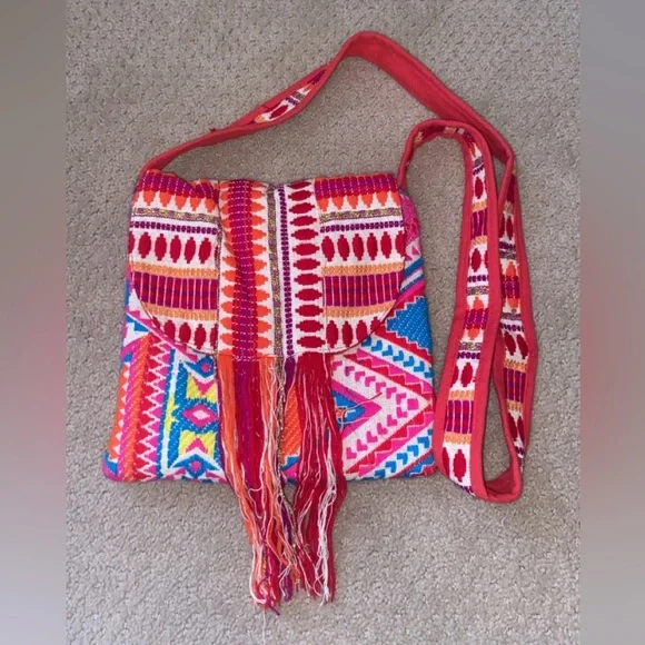 Boho vibe crossbody purse - Picture 1 of 4